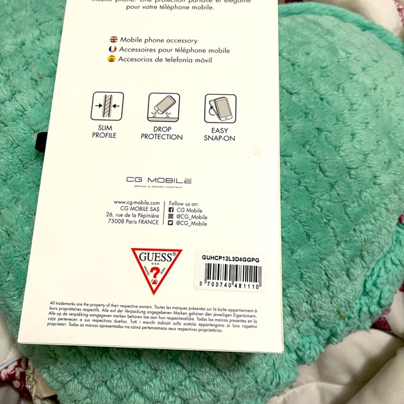 Guess IPhone 12 Pro Max case - Picture 3 of 3